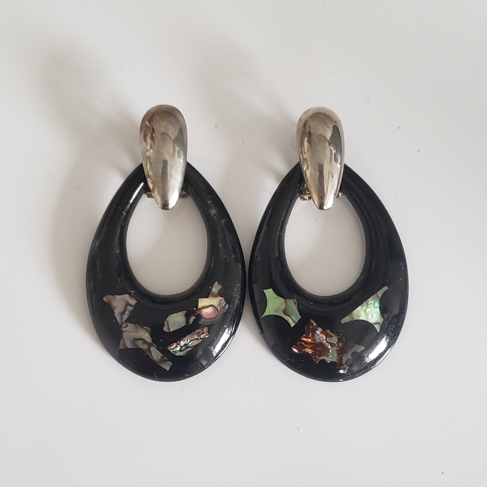 Vintage '80s Door Knocker Earrings: Gold Black Abalone Shell Opal Look Inset
